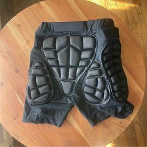 Snowboard ski ice skating girdle padded shorts